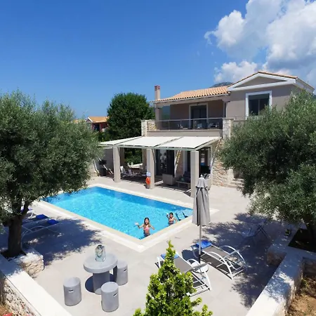 Villas Armeno - Evangelia * Szívota